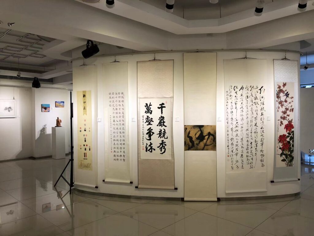 《十年——官樂怡基金會十周年藝術展》