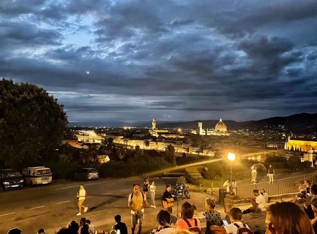 聲景、身體與地方性視角下的意大利街頭藝人表演