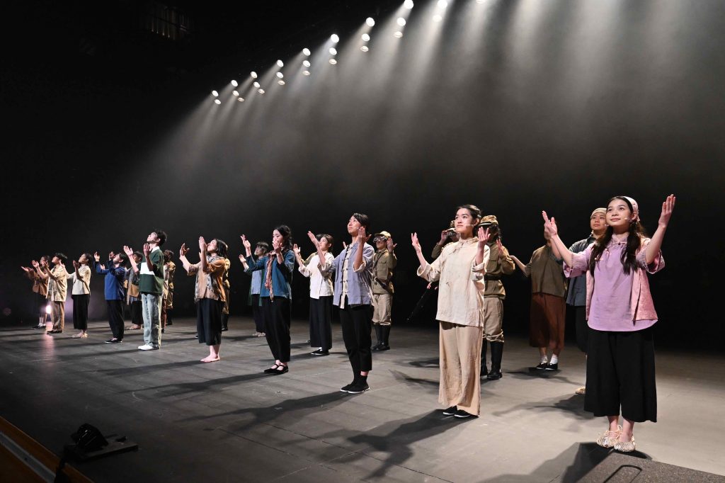 霜冰雪創作抗戰勝利八十周年獻禮《怒海血錨1945》系列舞台劇圓滿收官 