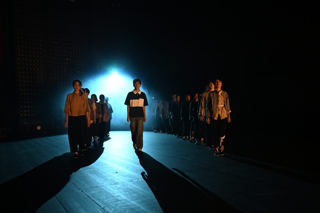 霜冰雪創作抗戰勝利八十周年獻禮《怒海血錨1945》系列舞台劇圓滿收官 