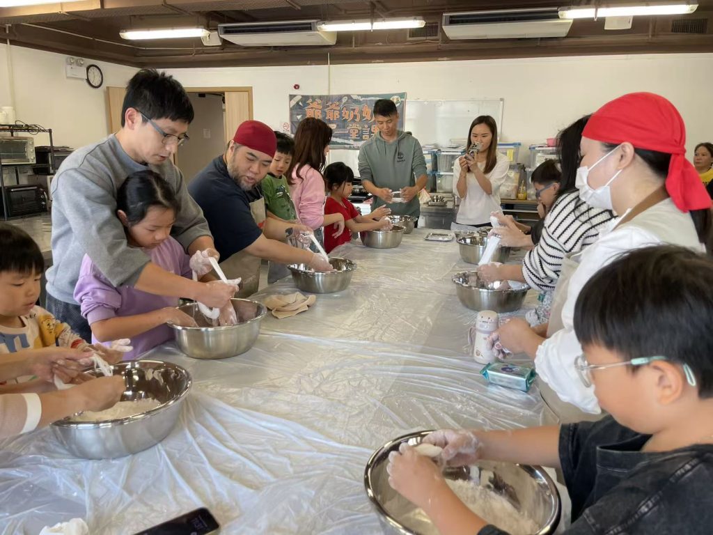 公益課堂《爺爺奶奶一堂課》薪傳非遺 親子攜手點燃澳門文化傳承之火