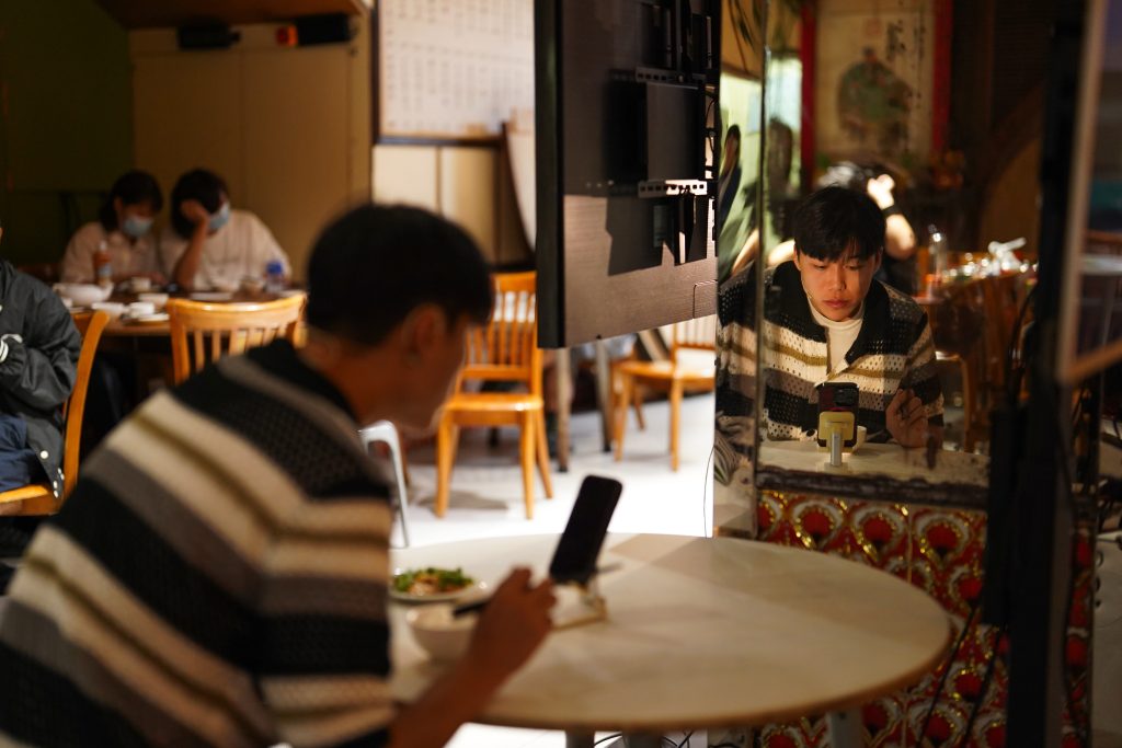 在茶樓尋找團聚的意義——澳門城市藝穗節劇目《獨腳宴》