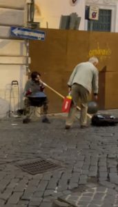 聲景、身體與地方性視角下的意大利街頭藝人表演