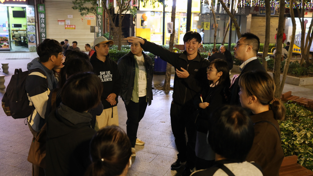 在消逝的迷宮中，重構記憶之場：評怪老樹劇團《祐漢新新村》