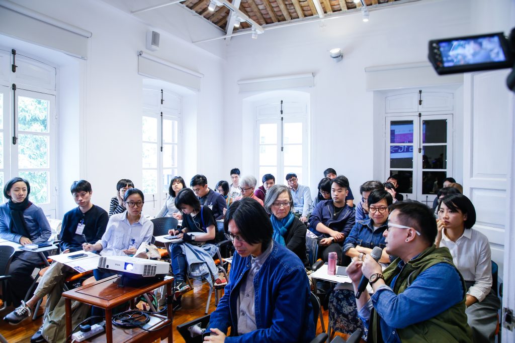 在對話與針砭之間：藝評人莫兆忠訪談錄