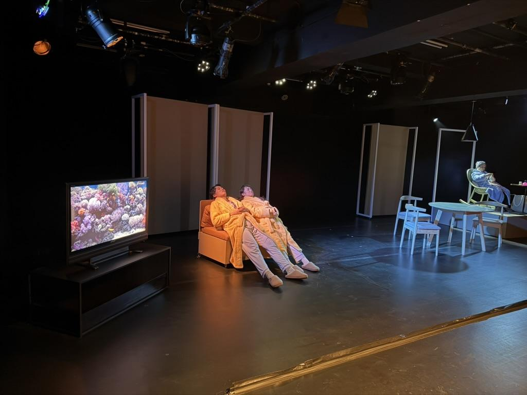 躺平作為一種生活姿態──評《躺平家族》