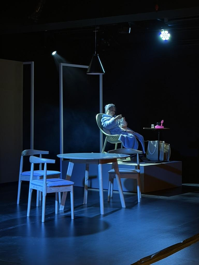 躺平作為一種生活姿態──評《躺平家族》