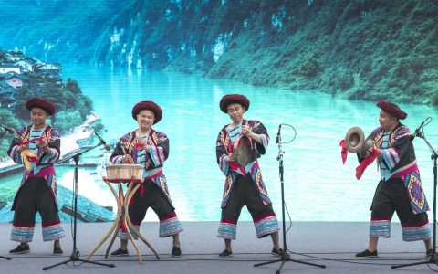 走進「駿馬銜瑞臨新歲」澳門新春城市劇場