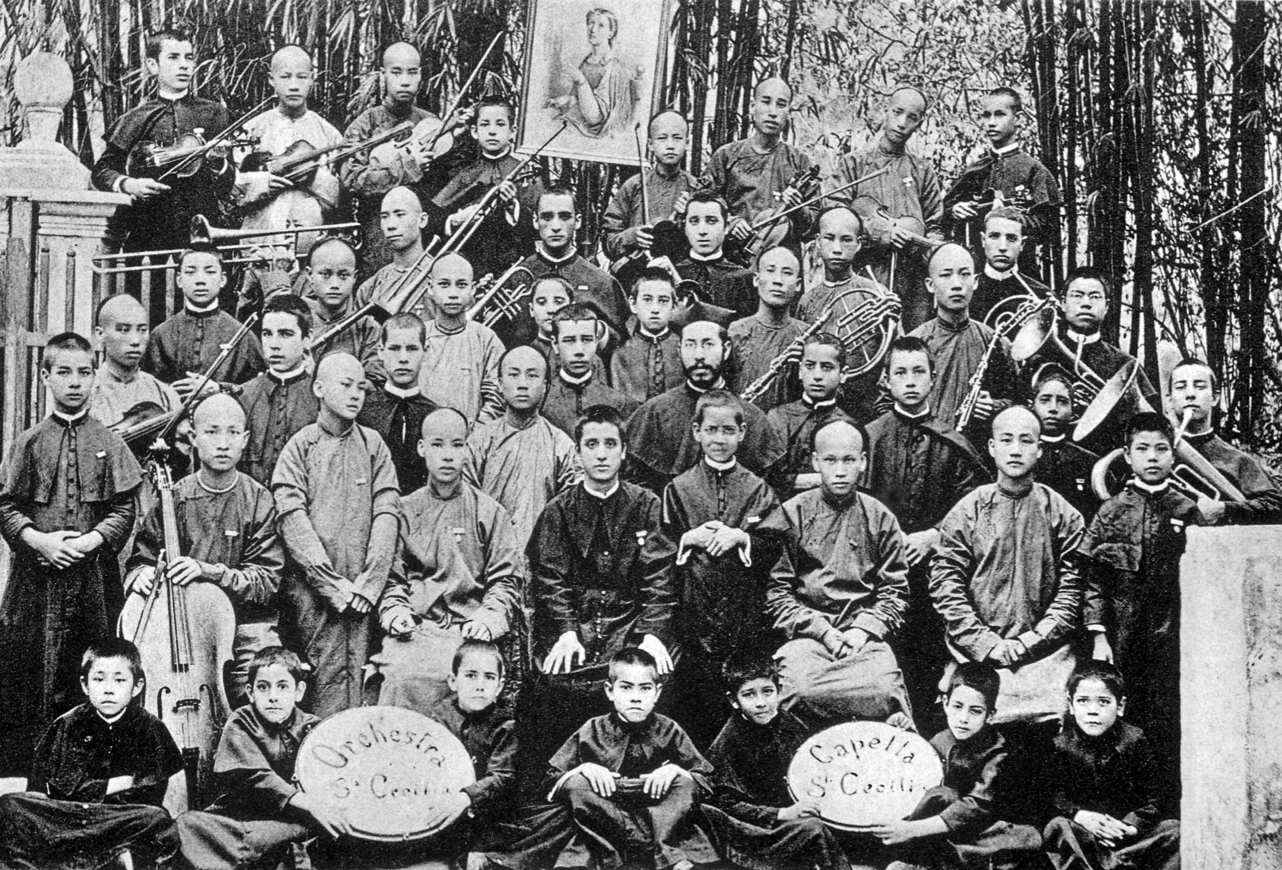 目送管樂隊走過：1818-1935年殖民時期澳門音樂生活中的宗教信仰與軍事防衛