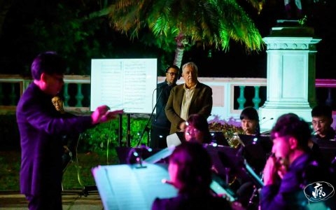 目送管樂隊走過：1818-1935年殖民時期澳門音樂生活中的宗教信仰與軍事防衛