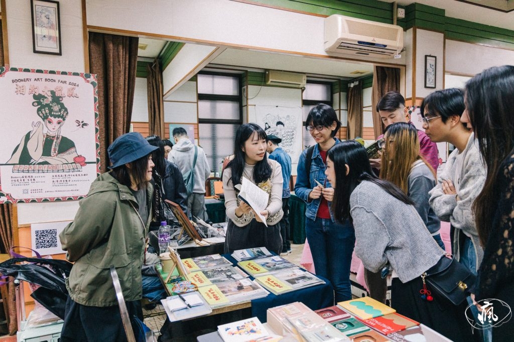 從童趣中描繪出大人的模樣