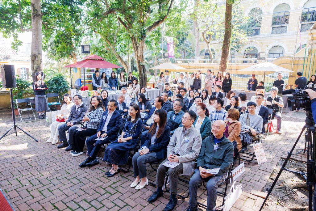 杜美娟以水彩凝濠江詩意