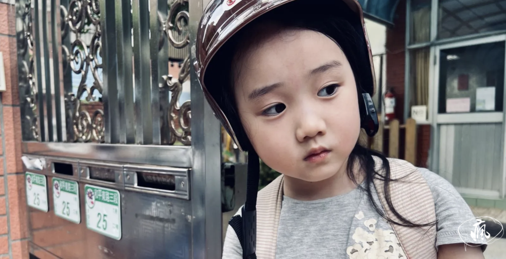 《左撇子女孩》- 不幸人生裂縫裡尋找光