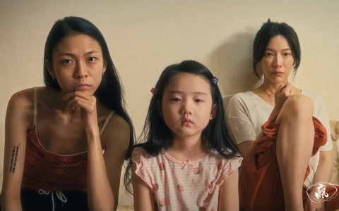 《左撇子女孩》－ 不幸人生裂縫裡尋找光