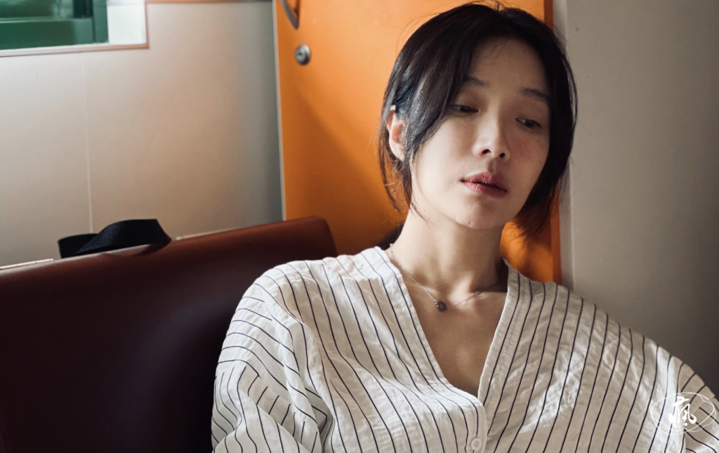 《左撇子女孩》- 不幸人生裂縫裡尋找光