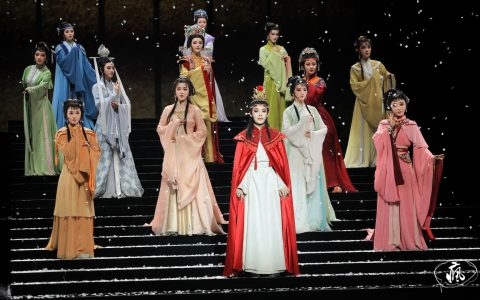 一曲越韻渡濠江，大觀園裡夢紅樓——越劇《我的大觀園》的美學再生與傳統藝術新表達